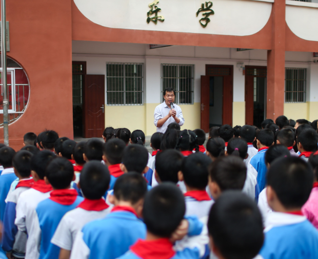 优质师资向乡村学校薄弱学校流动有效缓解师资短缺情况